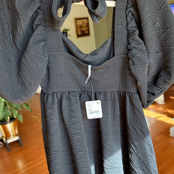 Violet Puff Sleeve Mini Dress (XS) NWT - Picture 4 of 12